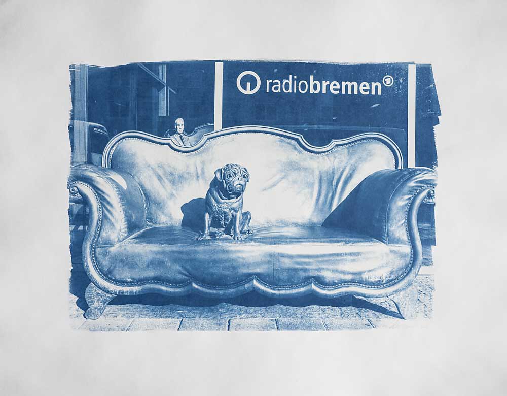 Loriot - Sofa und Mops